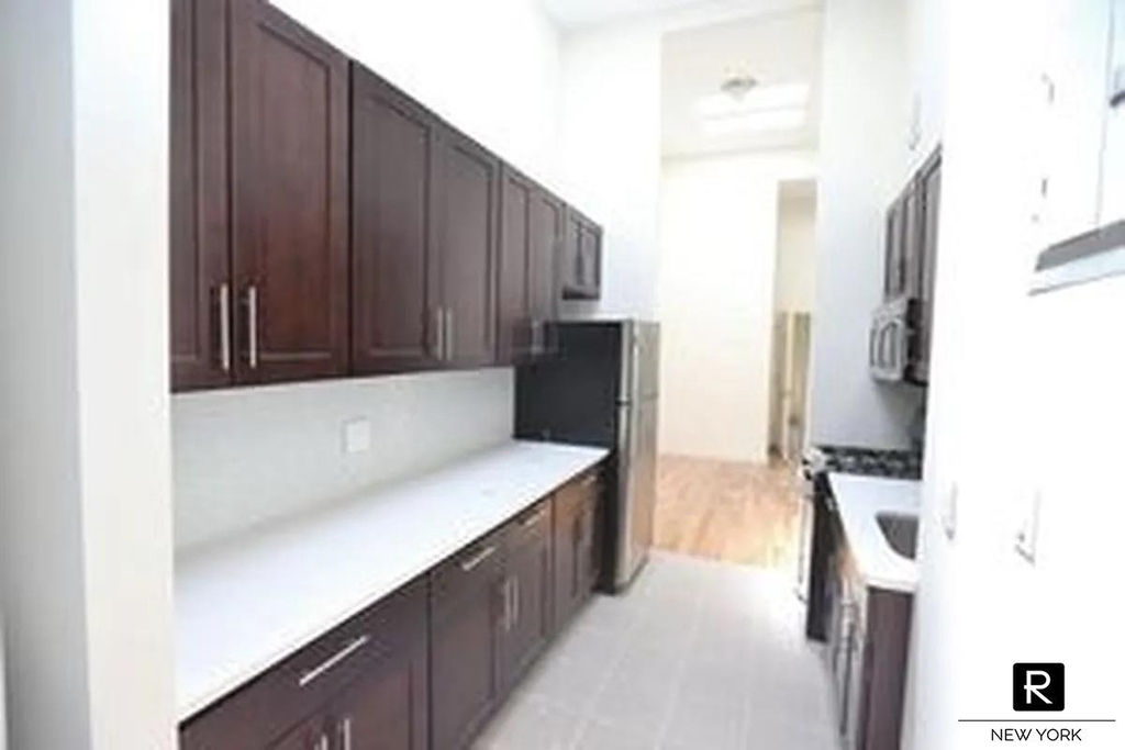 211 Wyckoff Avenue - Photo 0