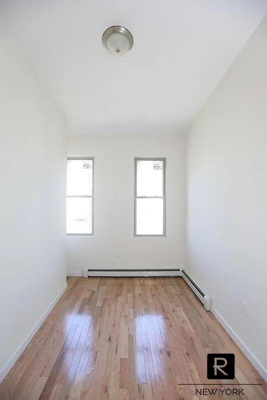 211 Wyckoff Avenue - Photo 3