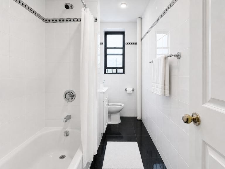521 W 122nd Street - Photo 3