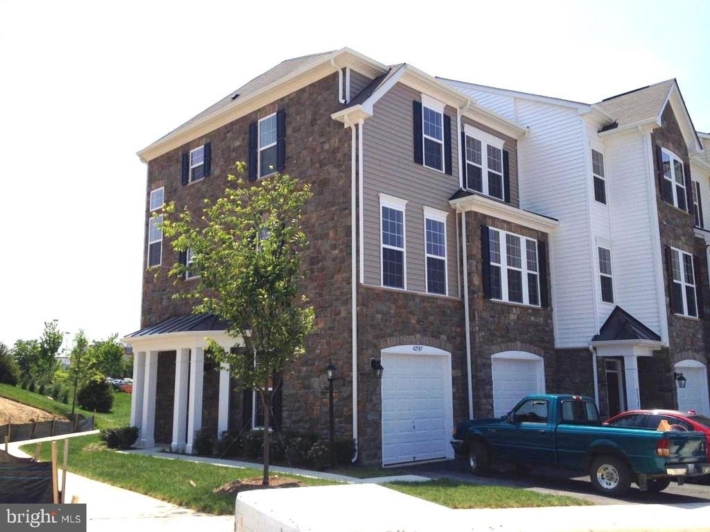 42387 Trellis Square - Photo 0