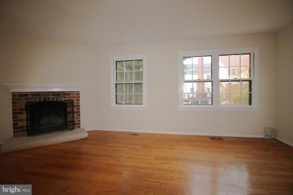 316 Cherry Court - Photo 9