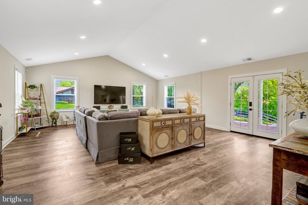 5410 Montgomery Street - Photo 18