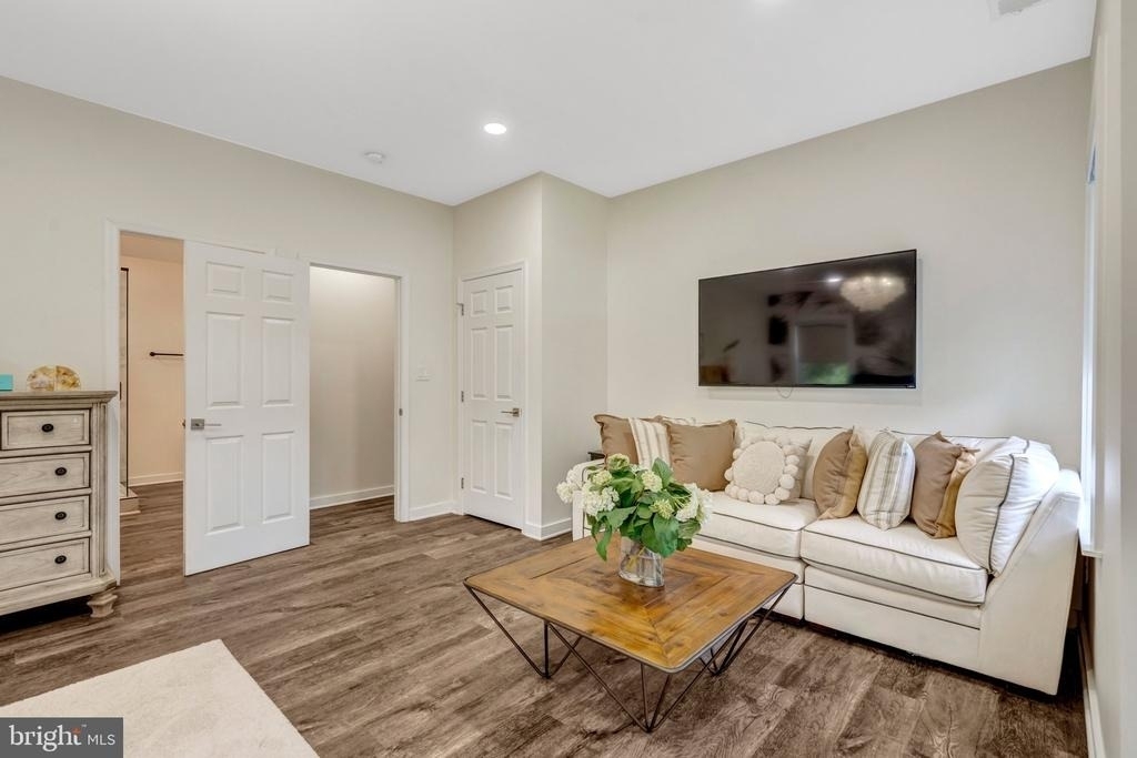 5410 Montgomery Street - Photo 24