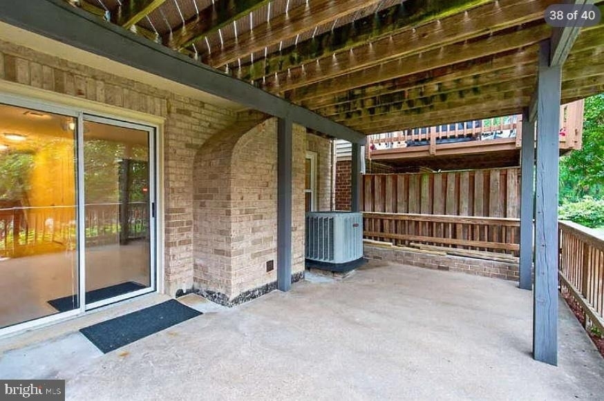 7427 Salford Court - Photo 37