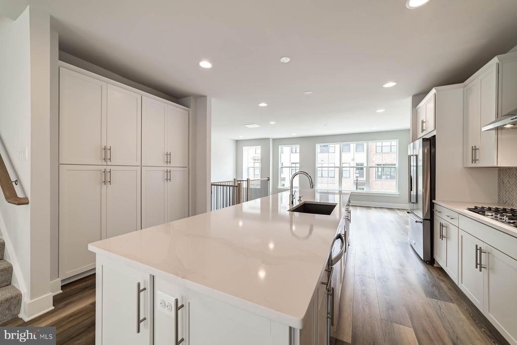 6227 Almerico Place - Photo 9