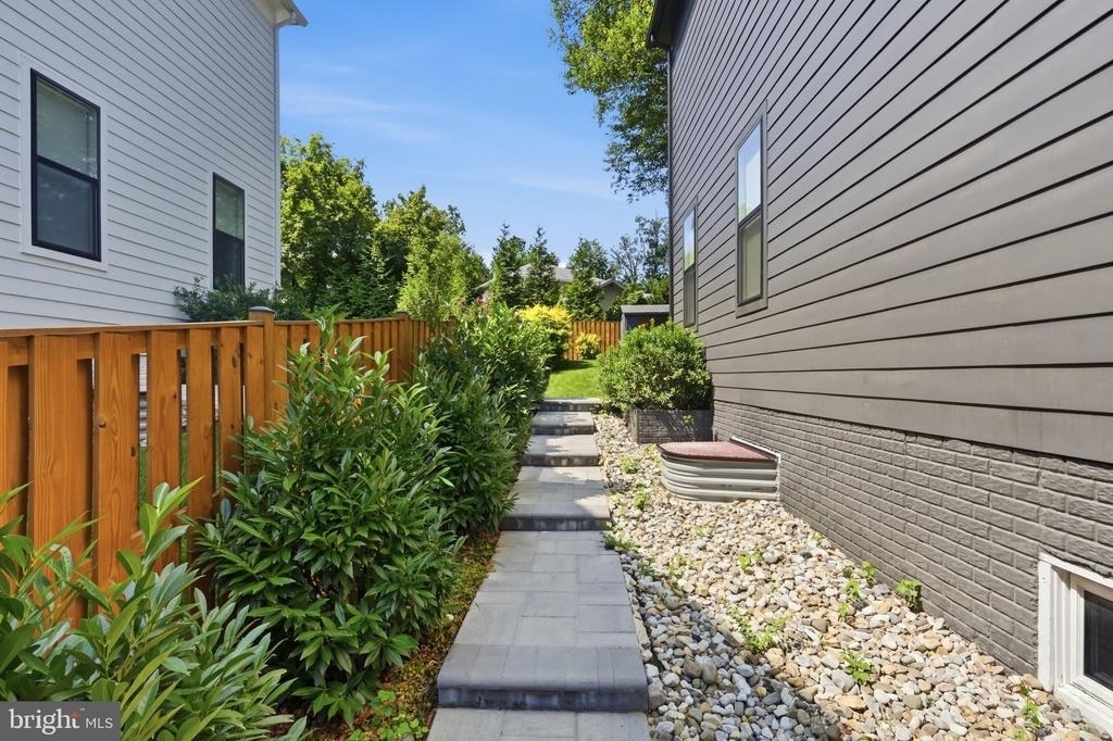 6845 Churchill Road - Photo 40