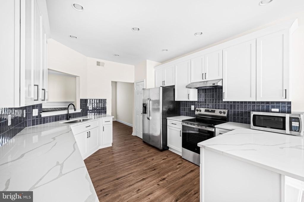 2902 Jessica Court - Photo 5