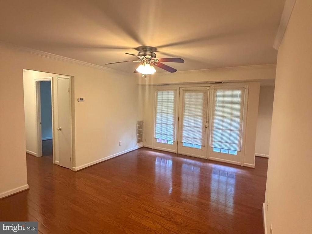 3814 Lyndhurst Drive - Photo 2