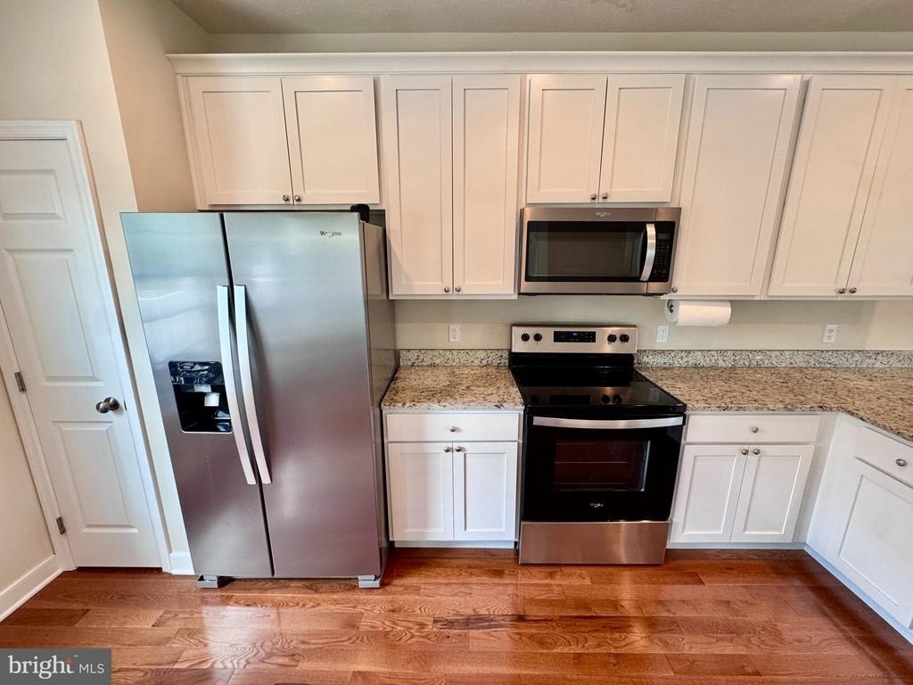 1008 Wicklow Drive - Photo 7