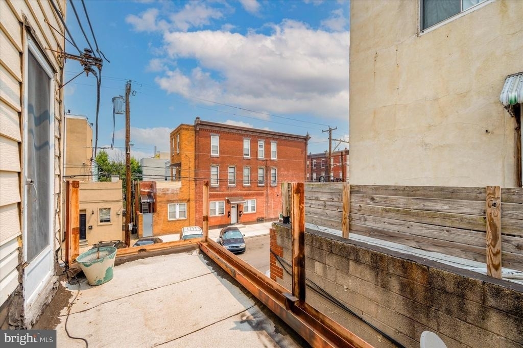 2201 S Hicks Street - Photo 11