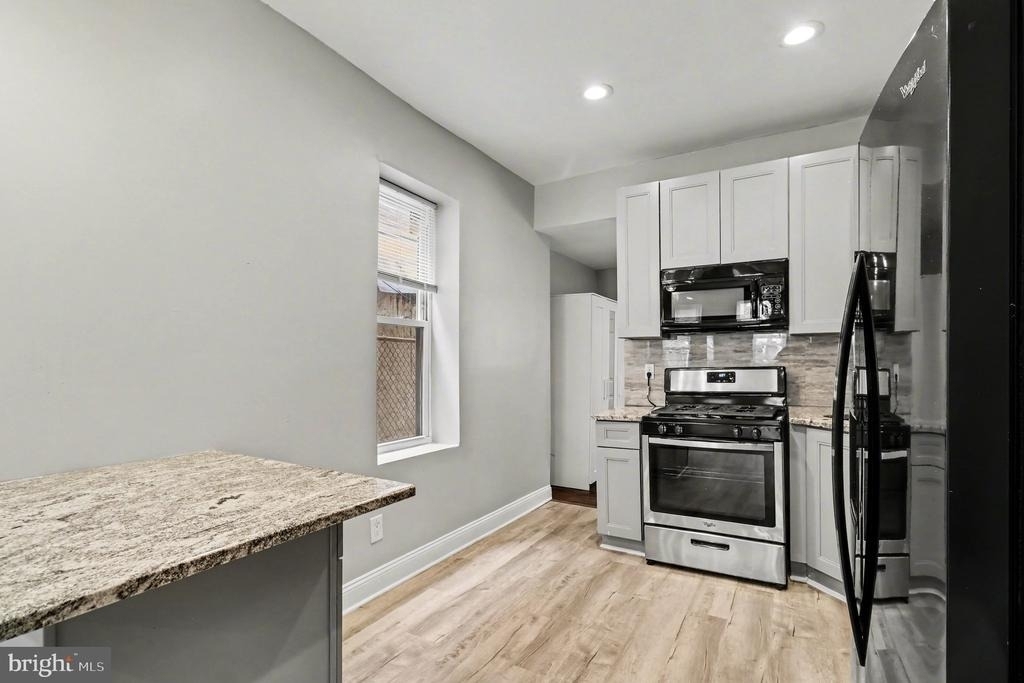 2238 Oakford Street - Photo 10
