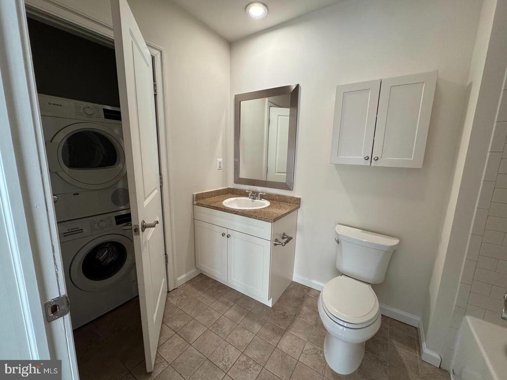 2040 Market - Photo 9