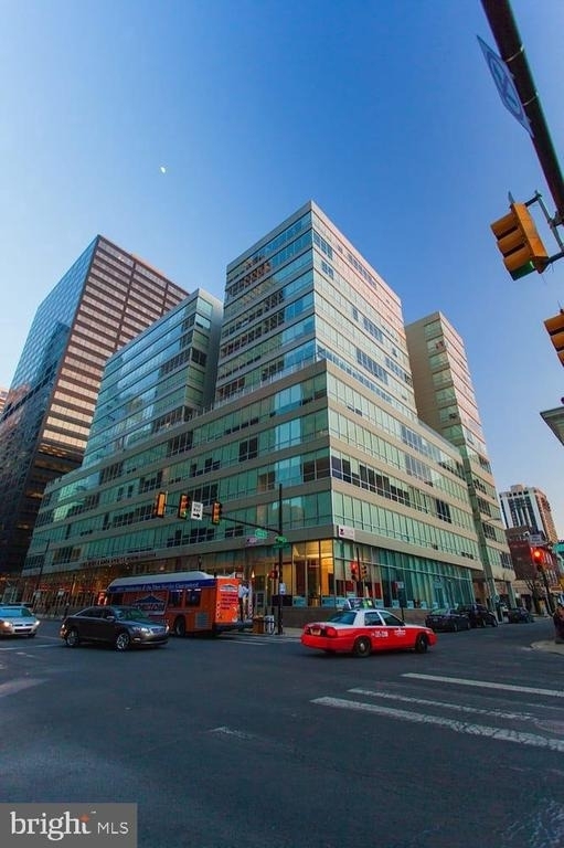 2040 Market - Photo 11