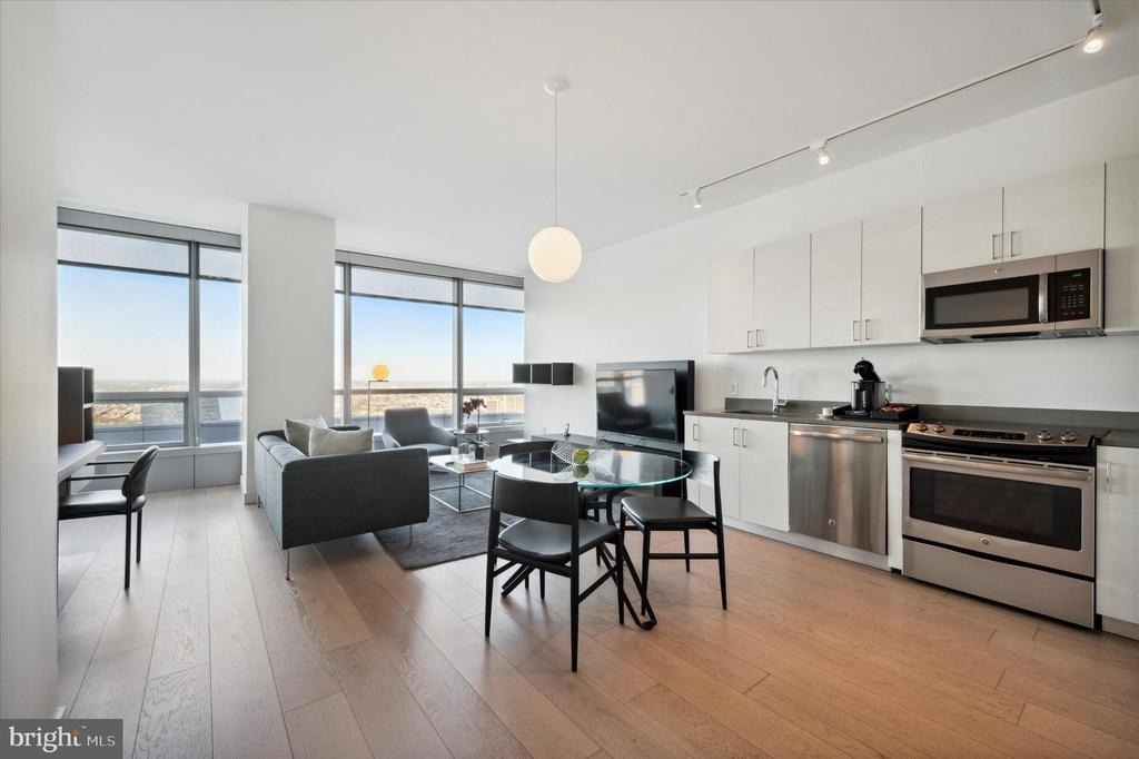 2930 Walnut Street - Photo 6