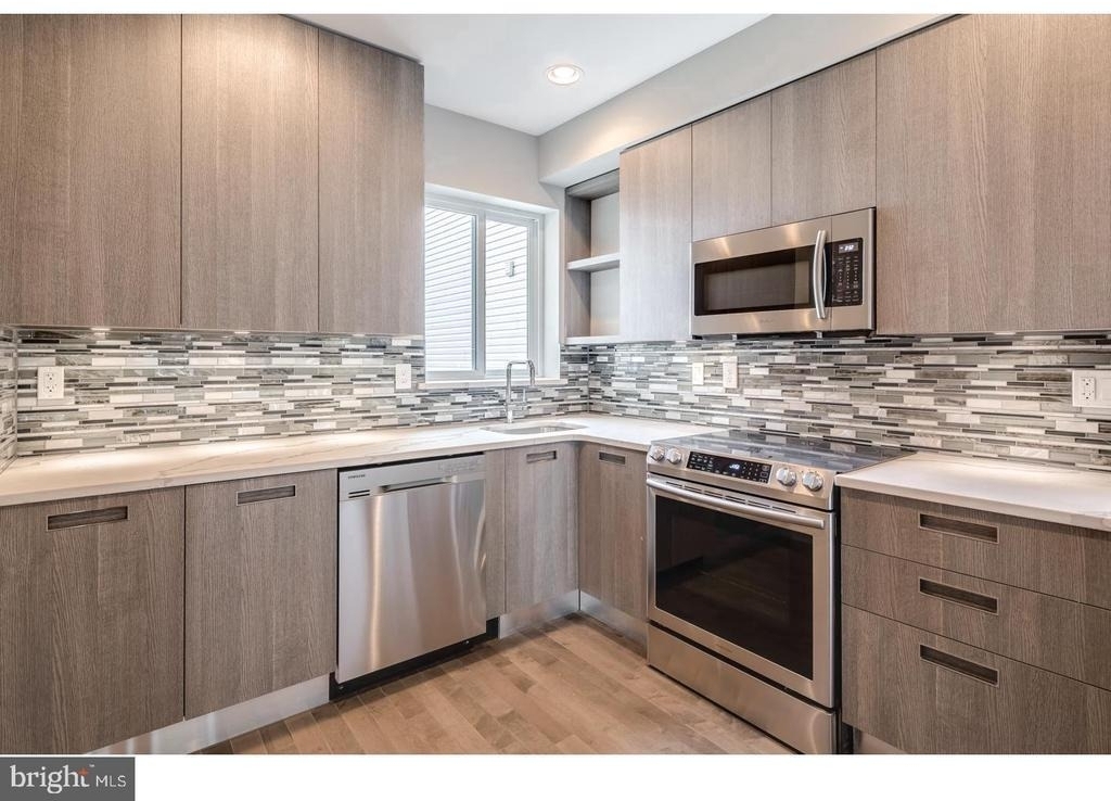 910 N 16th Street - Photo 2