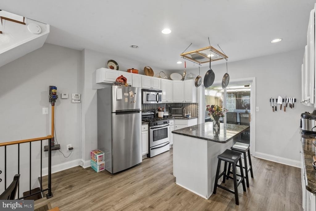 2139 Montrose Street - Photo 6