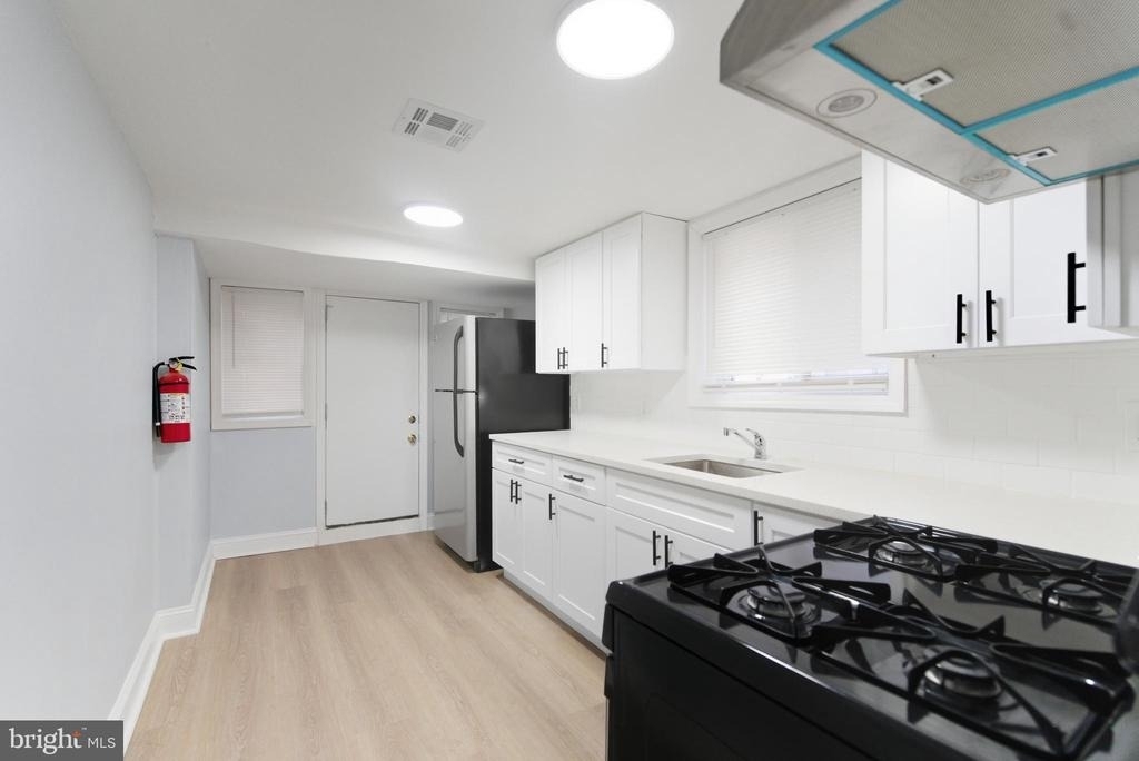 2625 Braddock Street - Photo 3