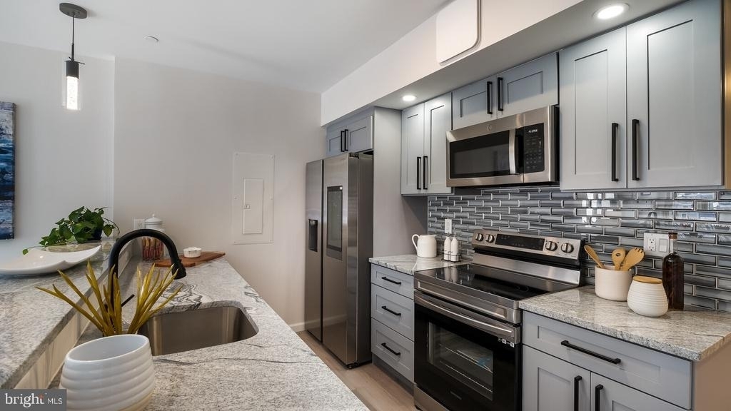 1825 Callowhill Street - Photo 0