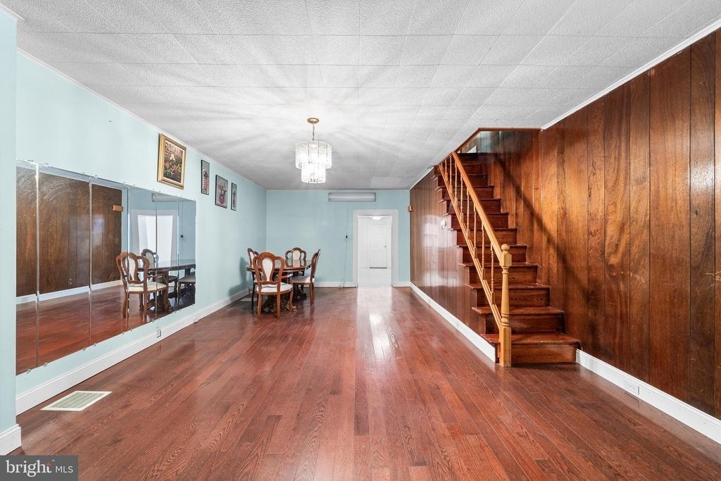 1821 E Sergeant Street - Photo 2