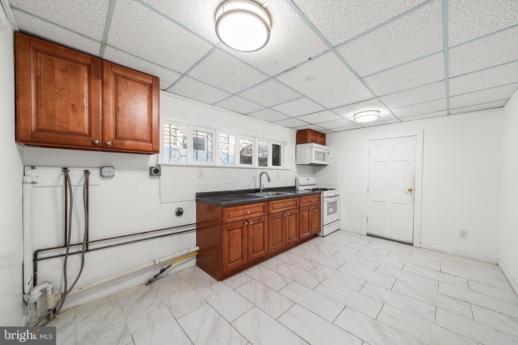 1821 E Sergeant Street - Photo 6