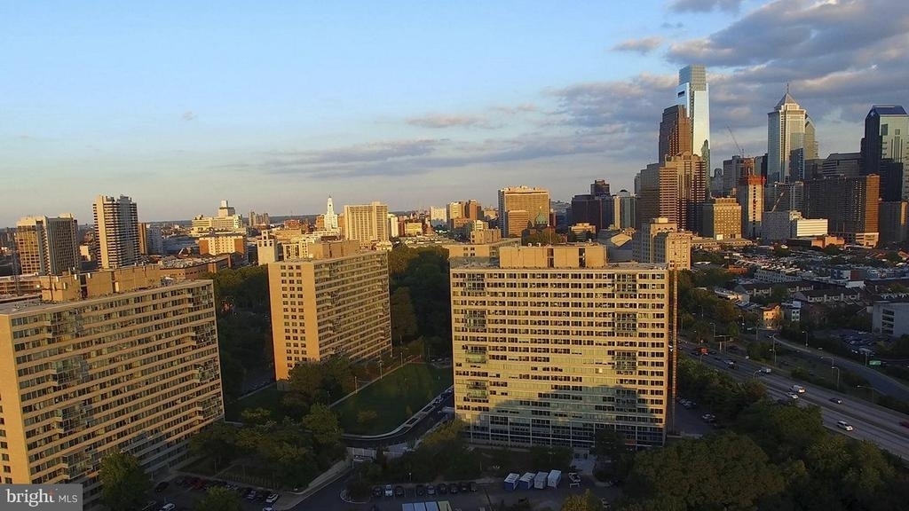 2200 Benjamin Franklin Parkway - Photo 28