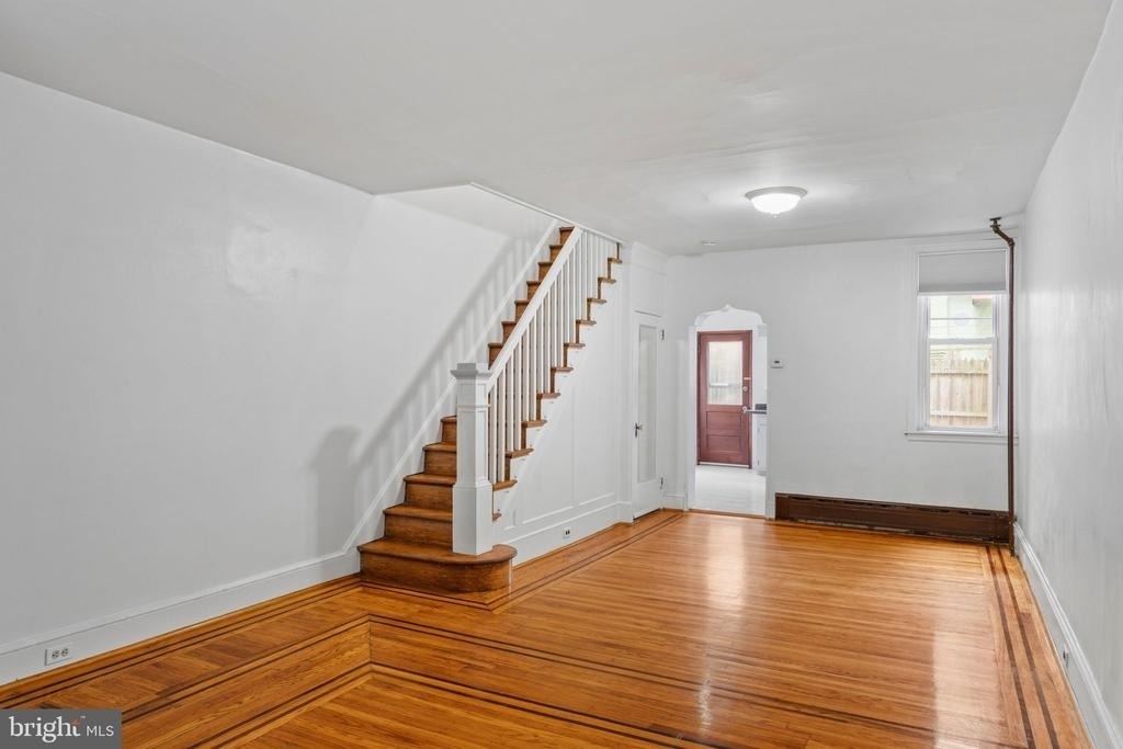 1823 S Hicks Street - Photo 5