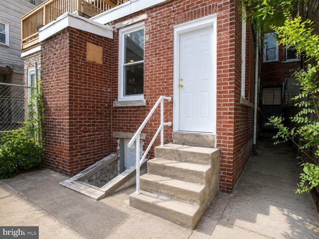 2808 W Girard Avenue - Photo 8
