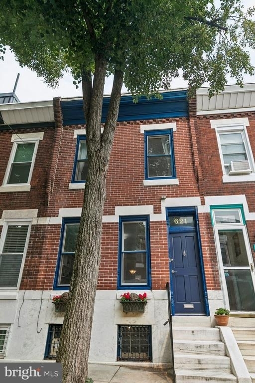 621 S Bambrey Street - Photo 1