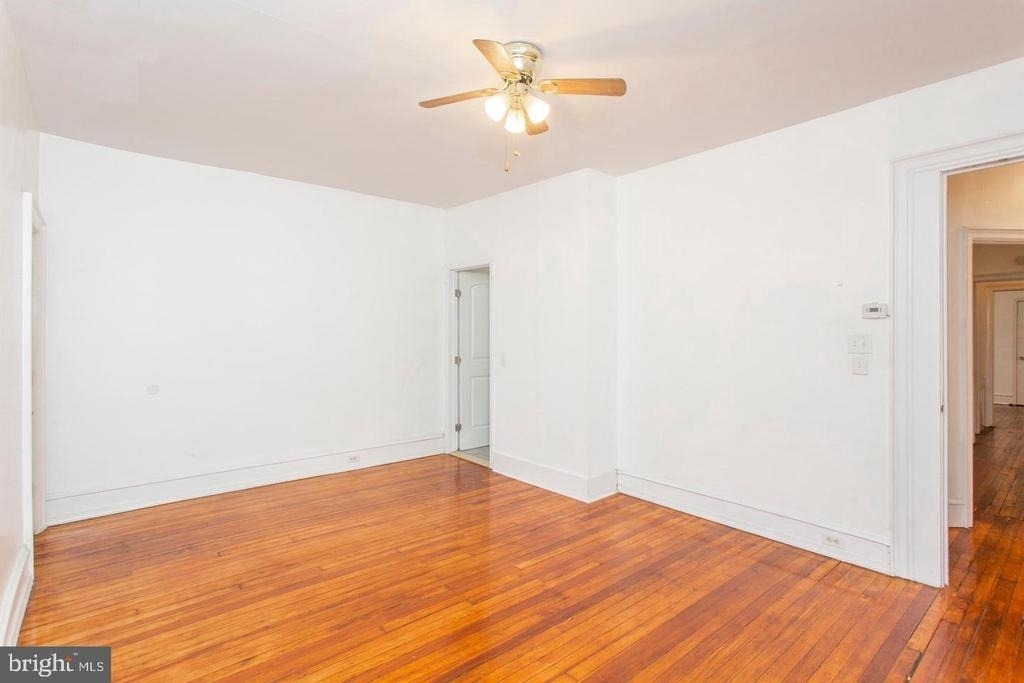 4628 Sansom Street - Photo 2