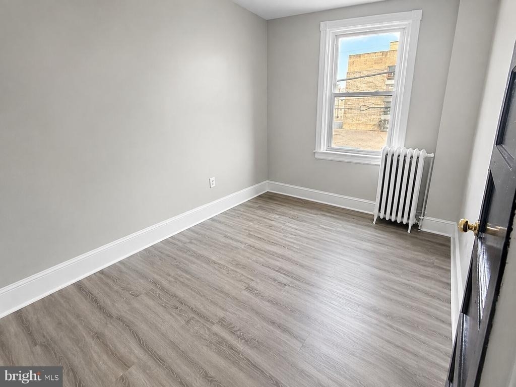 994 Carver Street - Photo 2