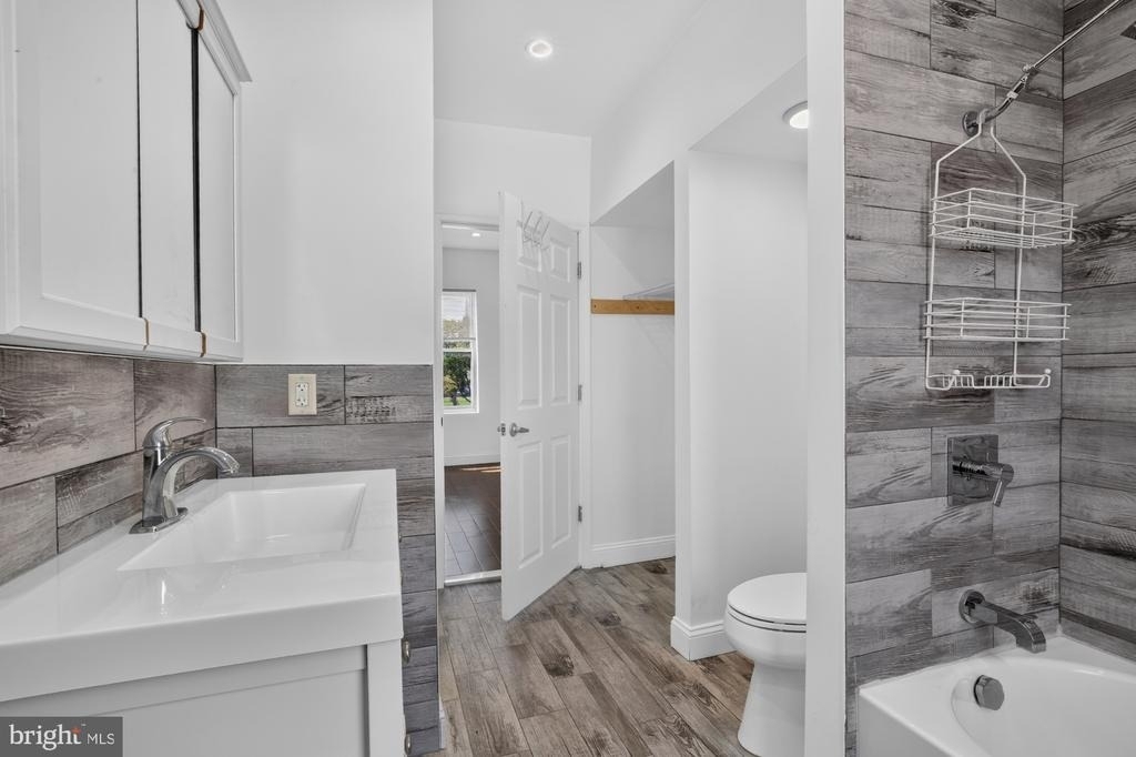2319 N College Avenue - Photo 20