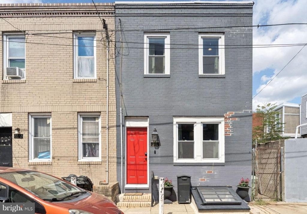 2211 Titan Street - Photo 2