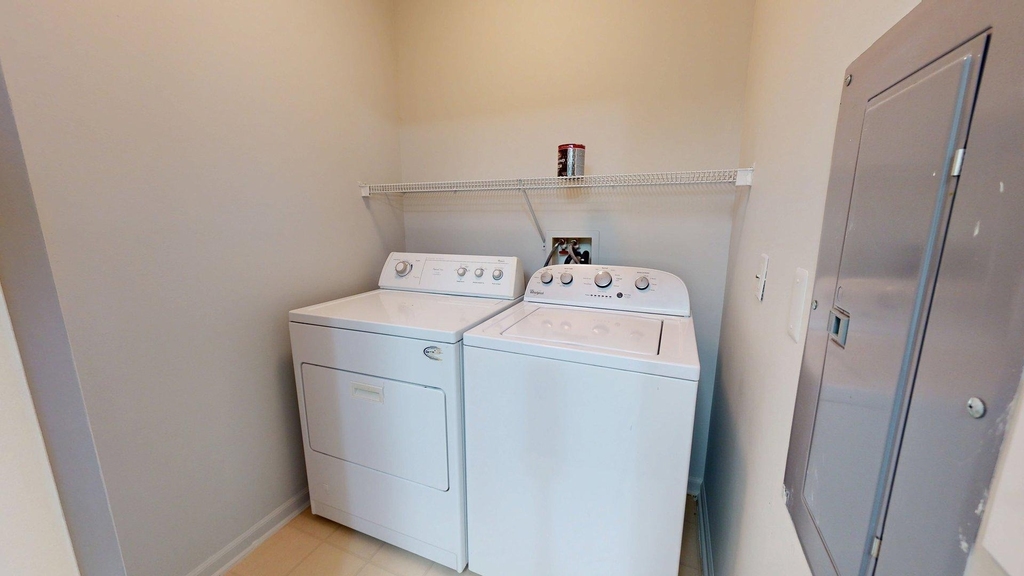 2767 S Knightsbridge Circle - Photo 4