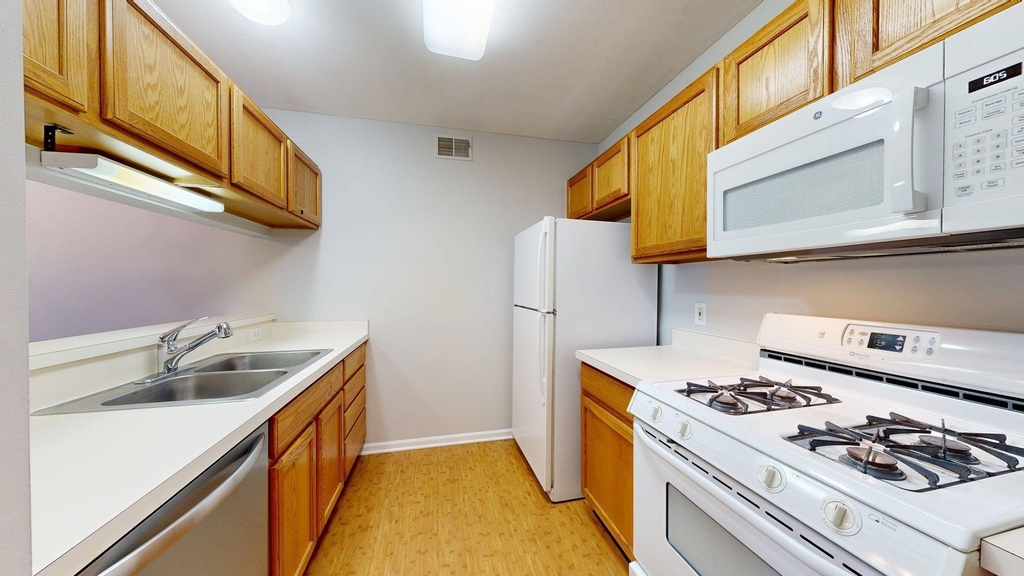 2767 S Knightsbridge Circle - Photo 1