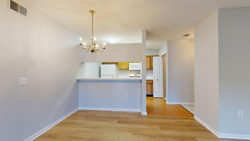 2767 S Knightsbridge Circle - Photo 9