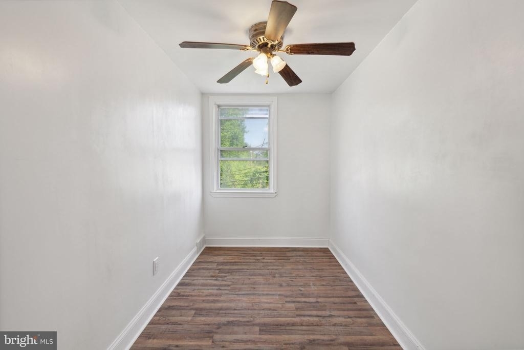214 Westbridge Road - Photo 18