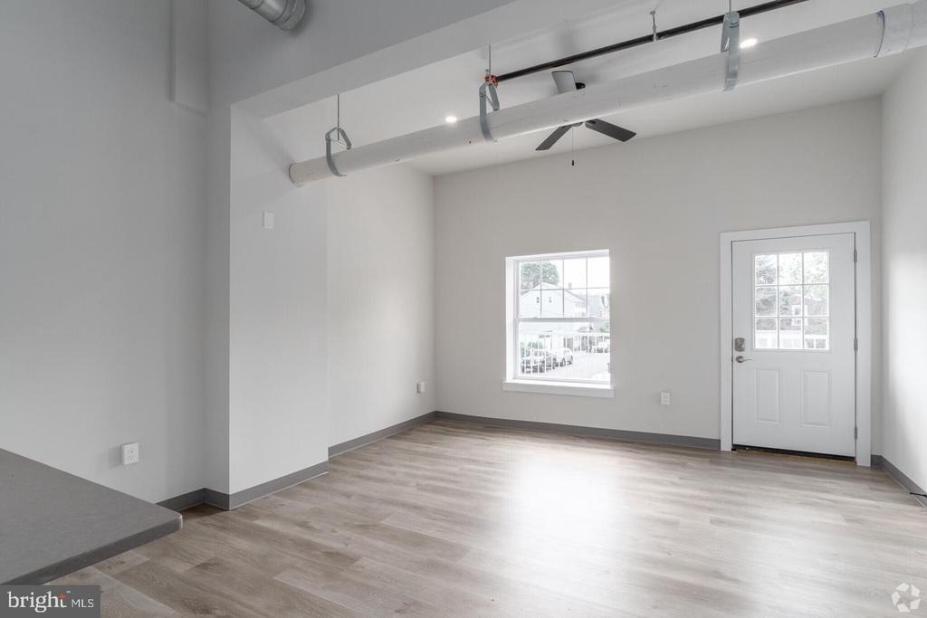 224 Hall Street - Photo 8