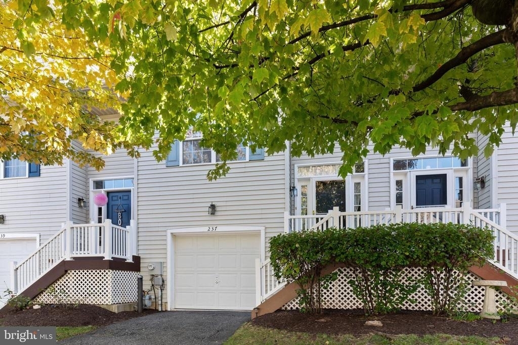 237 Jefferson Avenue - Photo 0