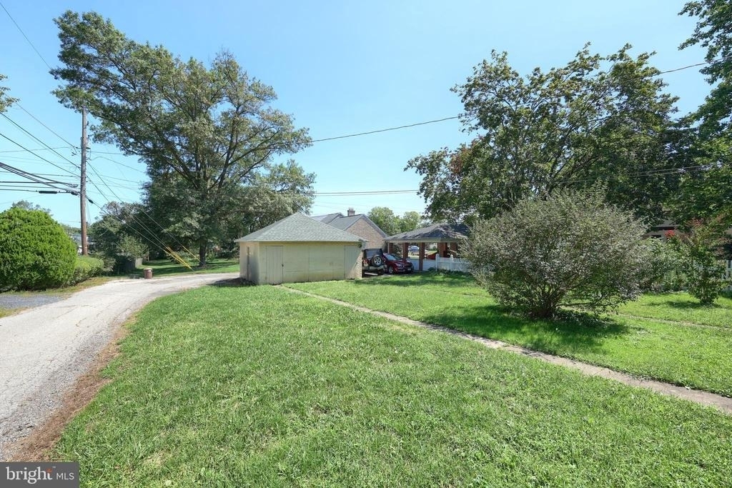 319 N Stratton Street - Photo 4