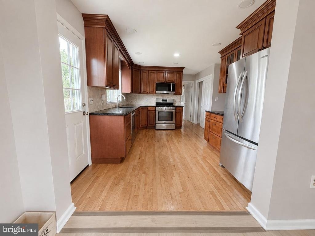 580 Village Rd W - Photo 7