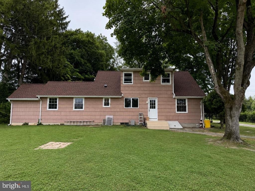 580 Village Rd W - Photo 4