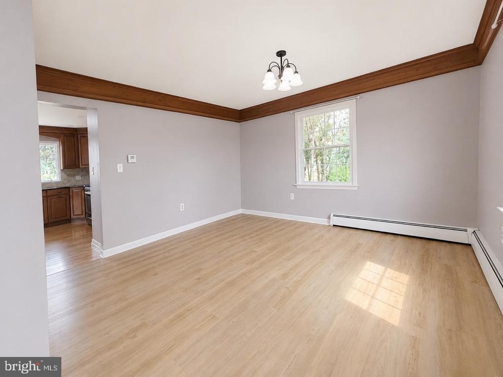 580 Village Rd W - Photo 14