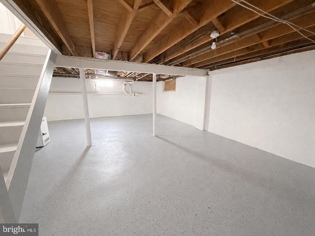 580 Village Rd W - Photo 34