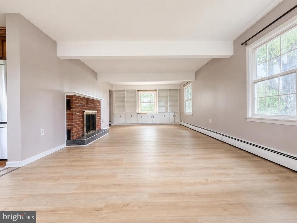 580 Village Rd W - Photo 10