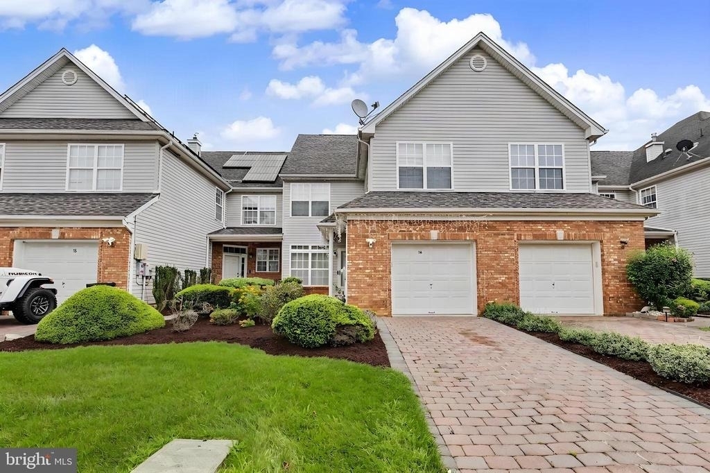 16 Shelley Circle - Photo 1