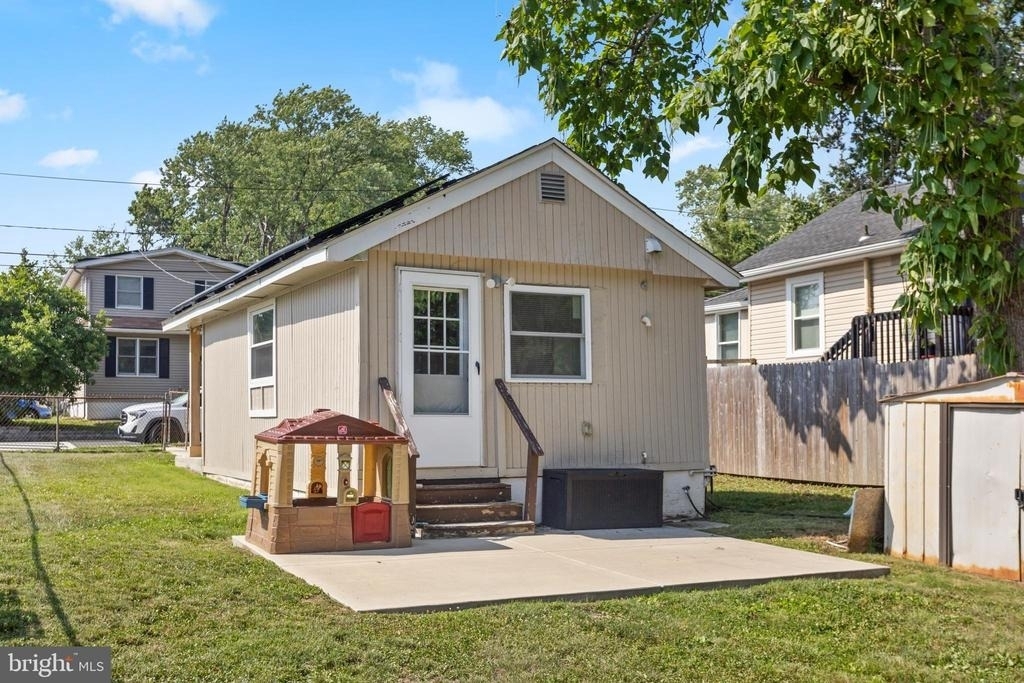325 W Evergreen Avenue - Photo 16