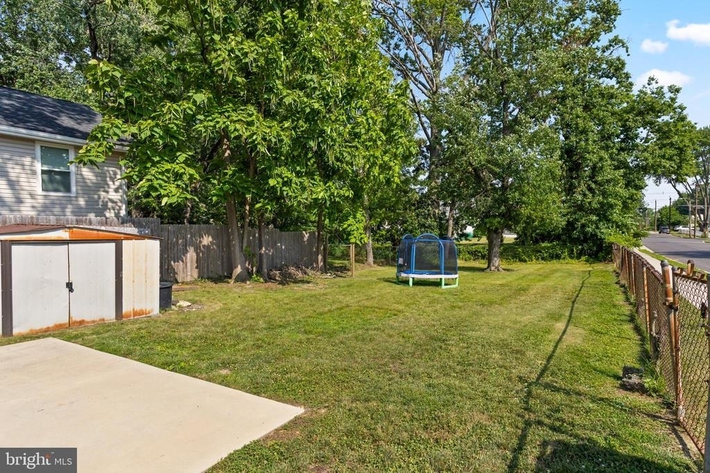 325 W Evergreen Avenue - Photo 20