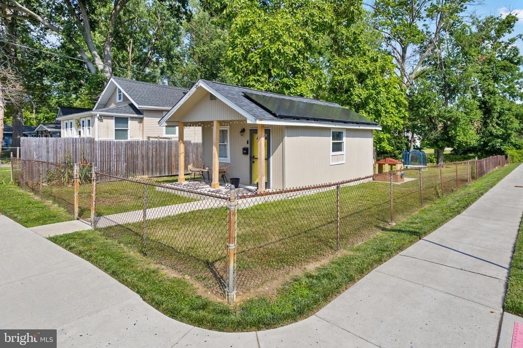 325 W Evergreen Avenue - Photo 4