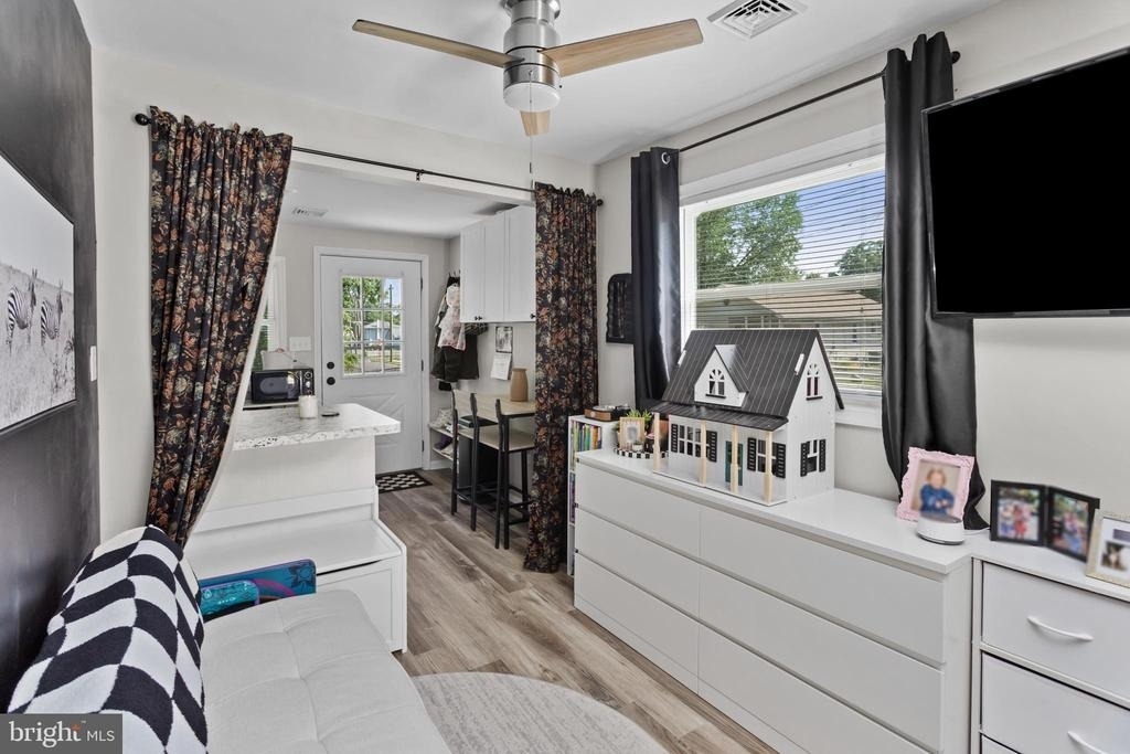 325 W Evergreen Avenue - Photo 10