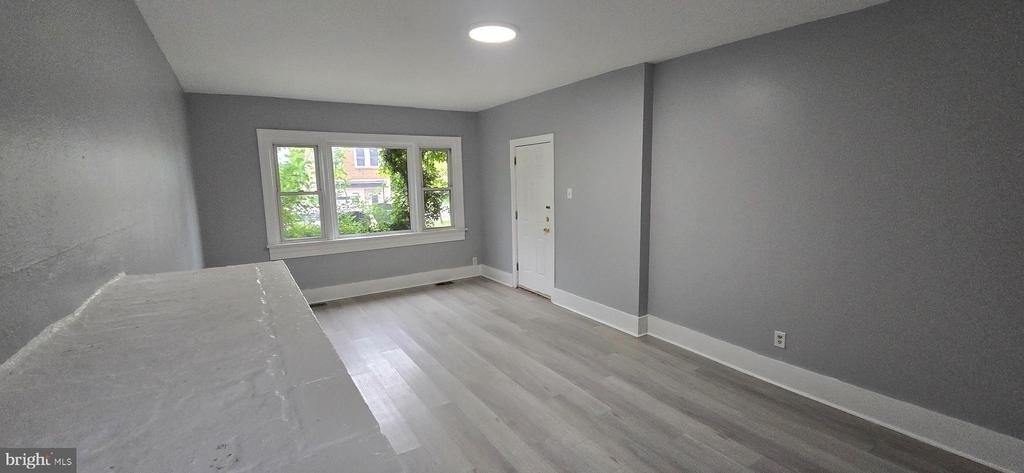 4307 Maple Avenue - Photo 6